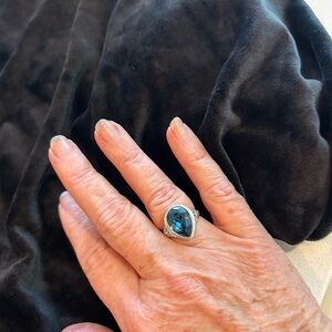 Elegant sterling Silver Ring with Blue Gemstone